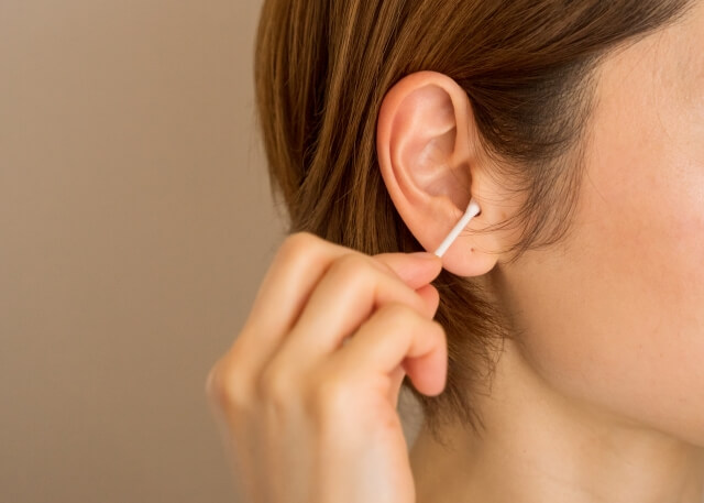 耳掃除の頻度とは？意外と知らない耳垢の正体や仕組み・トラブルを解説！
